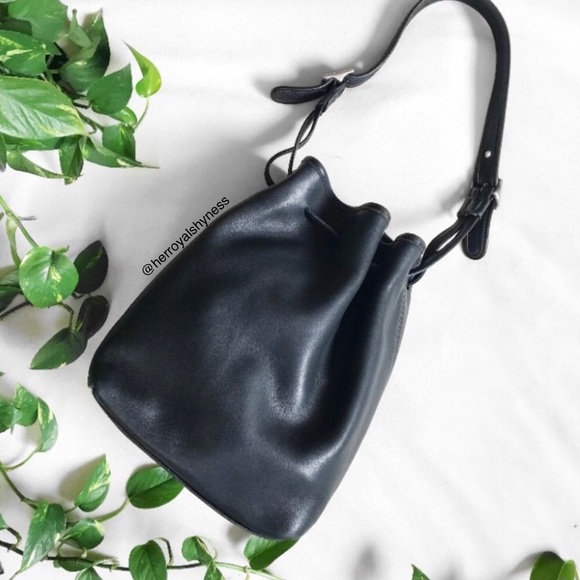 Coach Handbags - Authentic Vintage Coach Drawstring Bucket Bag 9165